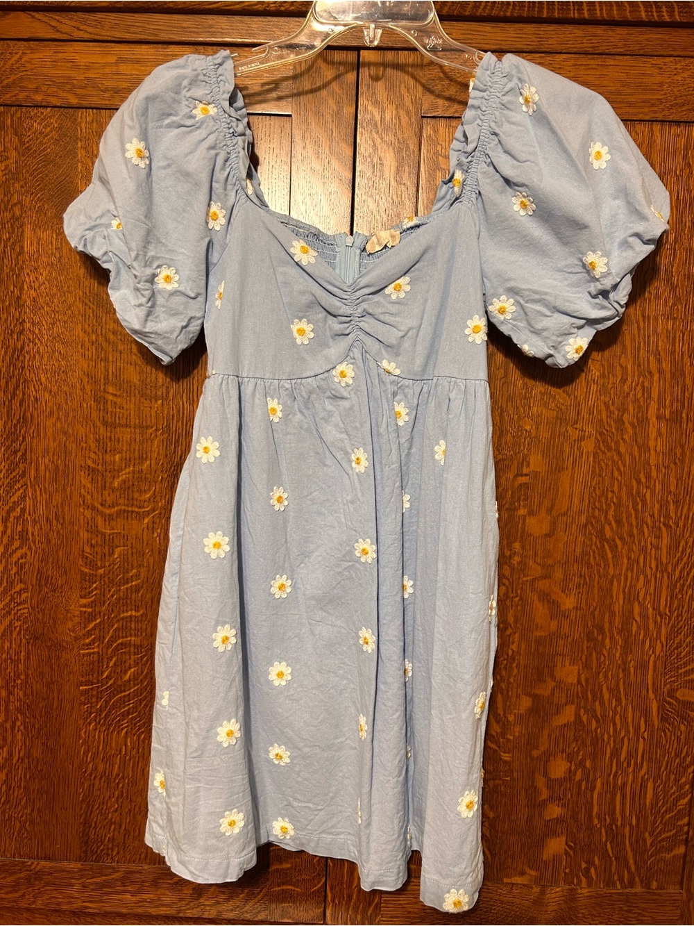 Puff sleeve daisy embroidered dress small
